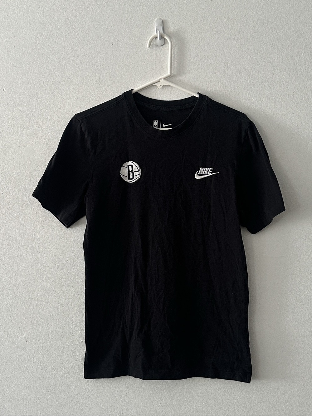 Nike NBA Brooklyn Nets Embroidered Black T-Shirt Size XS The Nike Tee